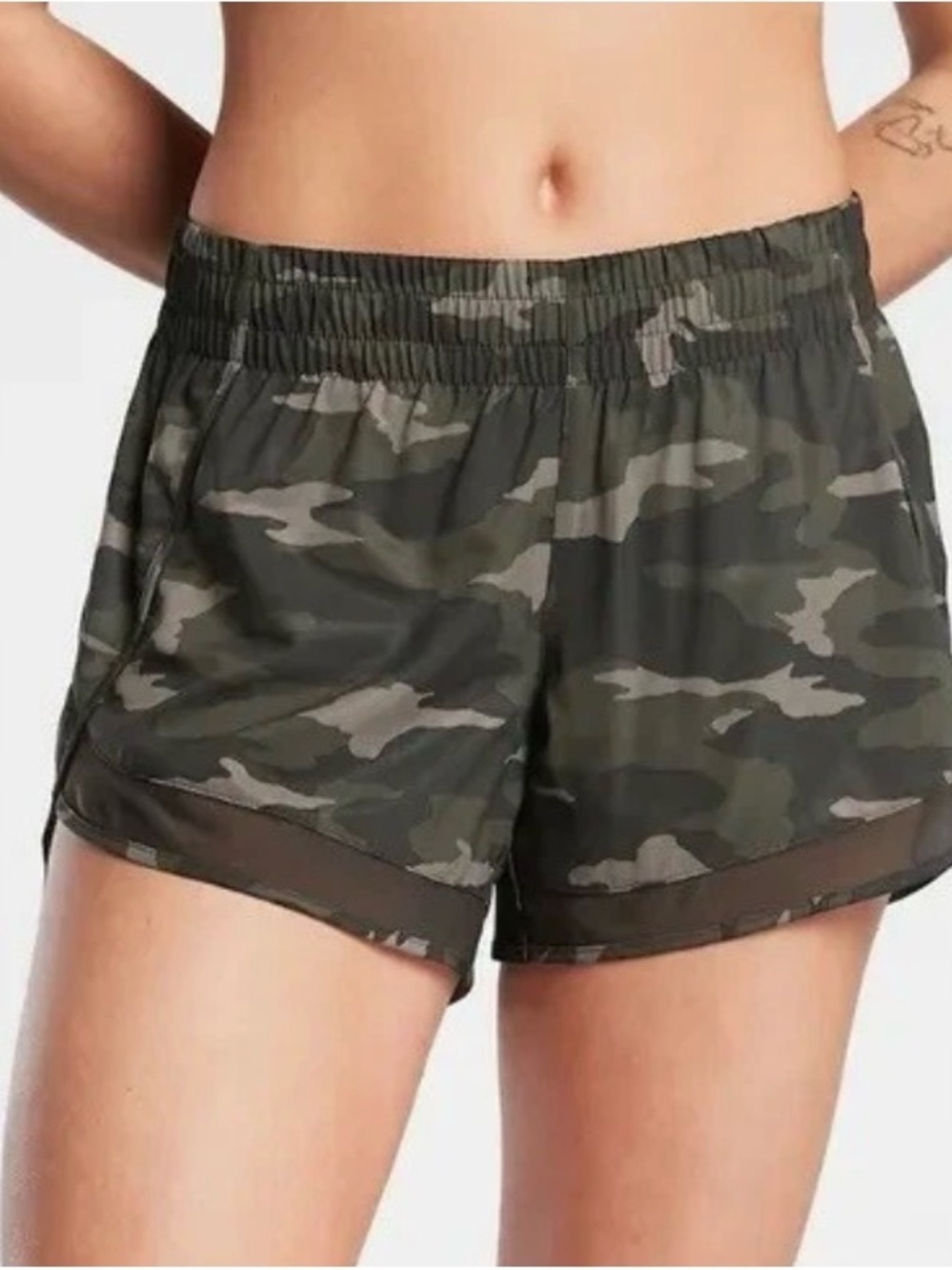 Athleta Printed Mesh Racer Run Shorts Olive Green Camo Size Small